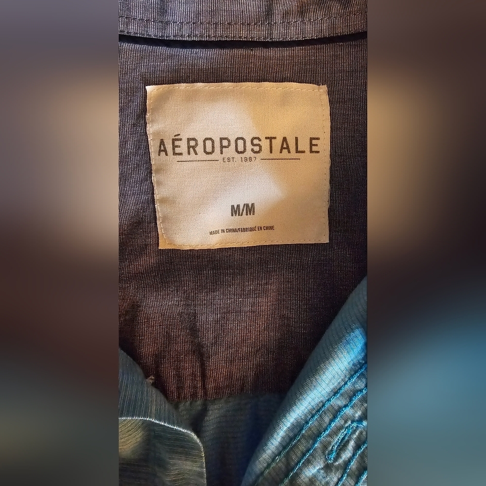 Aéropostale Men’s Light Blue Textured Short Sleeve Button-Down Shirt - Sz Medium - Picture 3 of 4